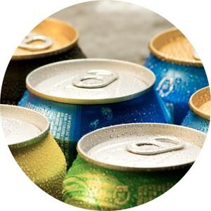 Sucos e Refrigerantes em lata